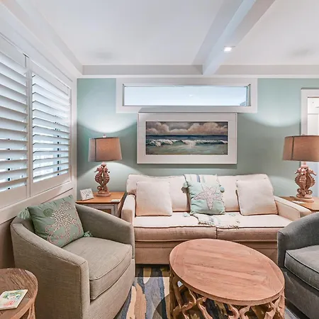 Coastal Downtown Naples Condo - Walk To The Beach! Exterior photo