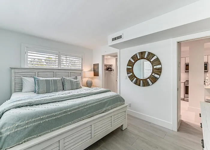 Coastal Downtown Naples Condo - Walk To The Beach!
